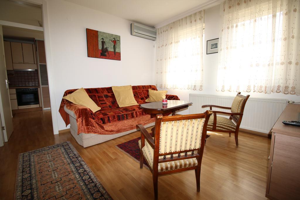 Hotel Admiral Arena Garni Belgrado Exterior foto